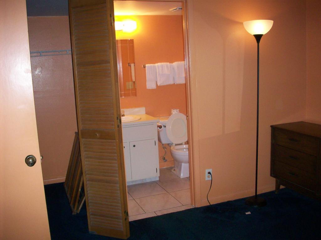 All-Suite Motel Edgewater  Pokoj fotografie